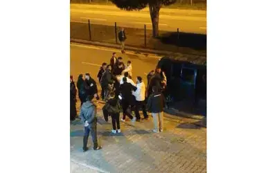 Asker eğlencesinde yumruklar havada uçuştu
