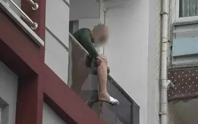 Balkondaki bıçaklı kriz özel harekat operasyonuyla son buldu
