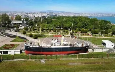 Bandırma Vapuru, karadan yürütülerek Tütün İskelesi’ne taşınacak
