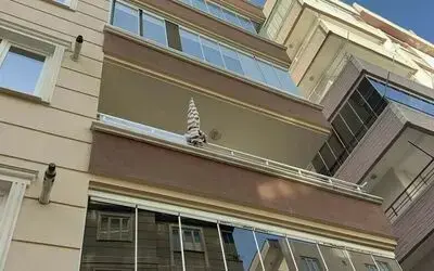 Balkondan düşen yaşlı kadın hayatını kaybetti
