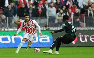 Trendyol Süper Lig: Samsunspor: 0 - Kocaelispor: 0 (İlk yarı)
