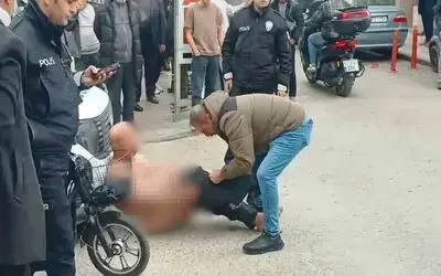 Samsun’da çıplak halde caddede dolaşan şahıs gözaltına alındı
