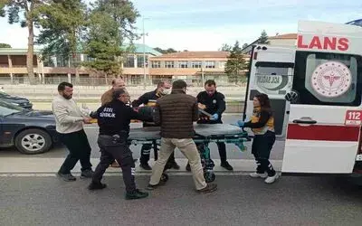 Duvara çarpan motokurye yaralandı
