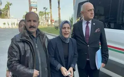 Akaryakıt istasyonu faciasında keşif: Acılı anne olay yerine ilk kez geldi, gözyaşlarına boğuldu
