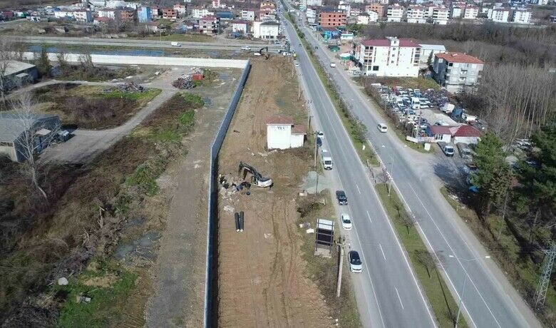 Çarşamba’da içme suyu hattı yenileme çalışması
