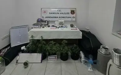 Elbise dolabında özel iklimlendirme sistemiyle uyuşturucu serası
