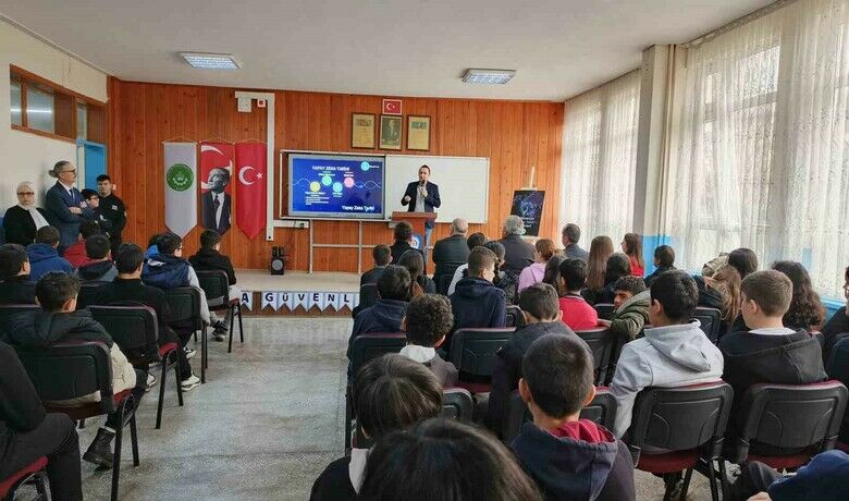 Bafra’da ortaokul öğrencilerine"dijital güvenlik" eğitimi - Samsun Bafra Mesleki ve Teknik Anadolu Lisesi (MTAL) Bilişim Teknolojileri Alanı öğretmen ve öğrencileri, Bafra Atatürk Ortaokulu’nda düzenlenen seminer programında öğrencilere "dijital güvenlik" eğitimi verdi.