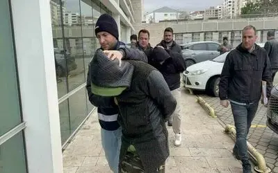 "Kahraman kurye" araç kundaklamaktan gözaltına alındı
