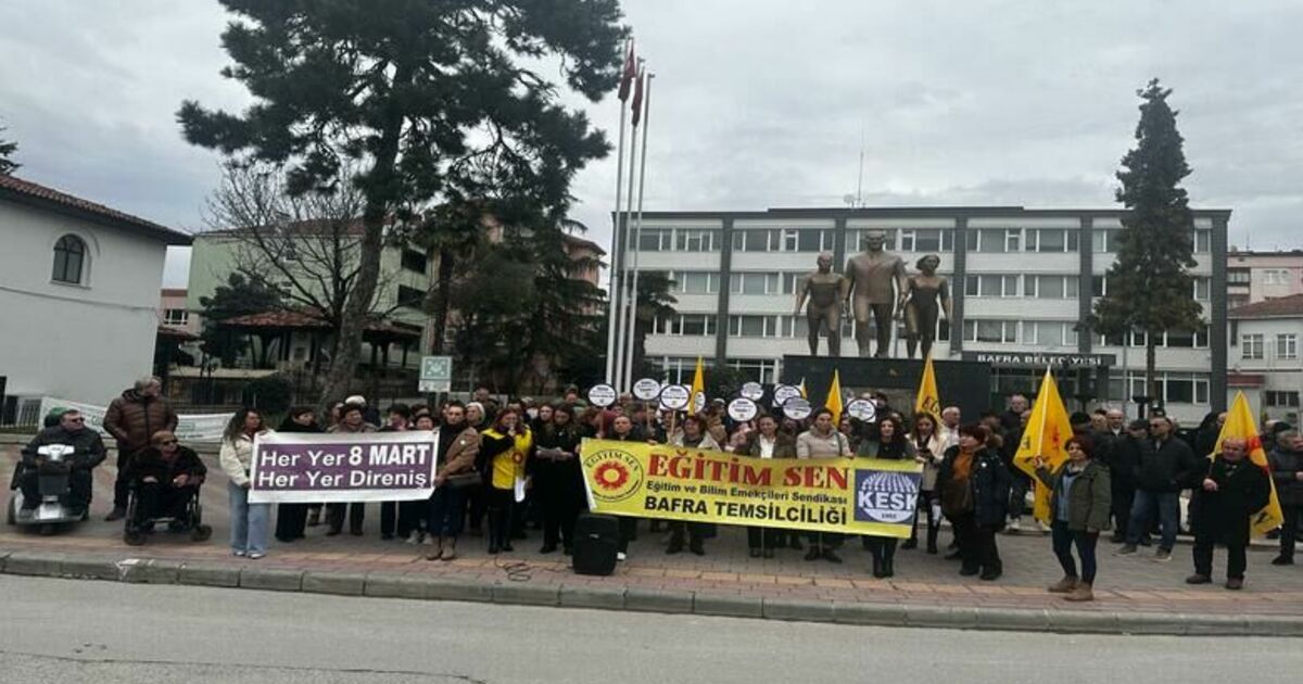 Bafra’da Kadınlar 8 Mart İçin Meydanda Buluştu