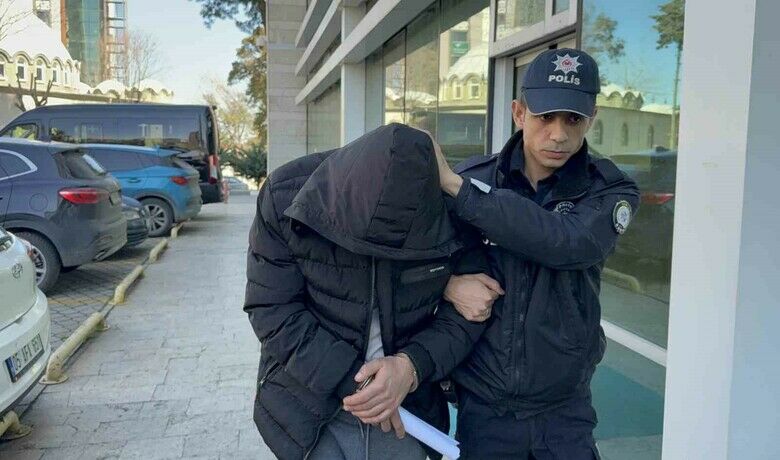Tırda 14 yaşındaki kıza cinsel taciz iddiası:Zanlı kendi kızı dünyaya geldiği gün tutuklandı - Samsun’da 14 yaşındaki kız çocuğuna tır içerisinde cinsel tacizde bulunduğu iddiasıyla gözaltına alınan 28 yaşındaki şahıs çıkarıldığı mahkemece tutuklandı. Tutuklanan şüphelinin adliyede bulunduğu sırada eşinin bir kız çocuğu dünyaya getirdiği öğrenildi.