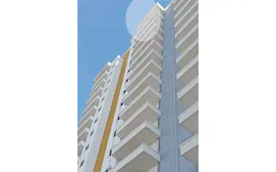 Samsun’da 20 katlı binaya çıkan genci polis ikna etti

