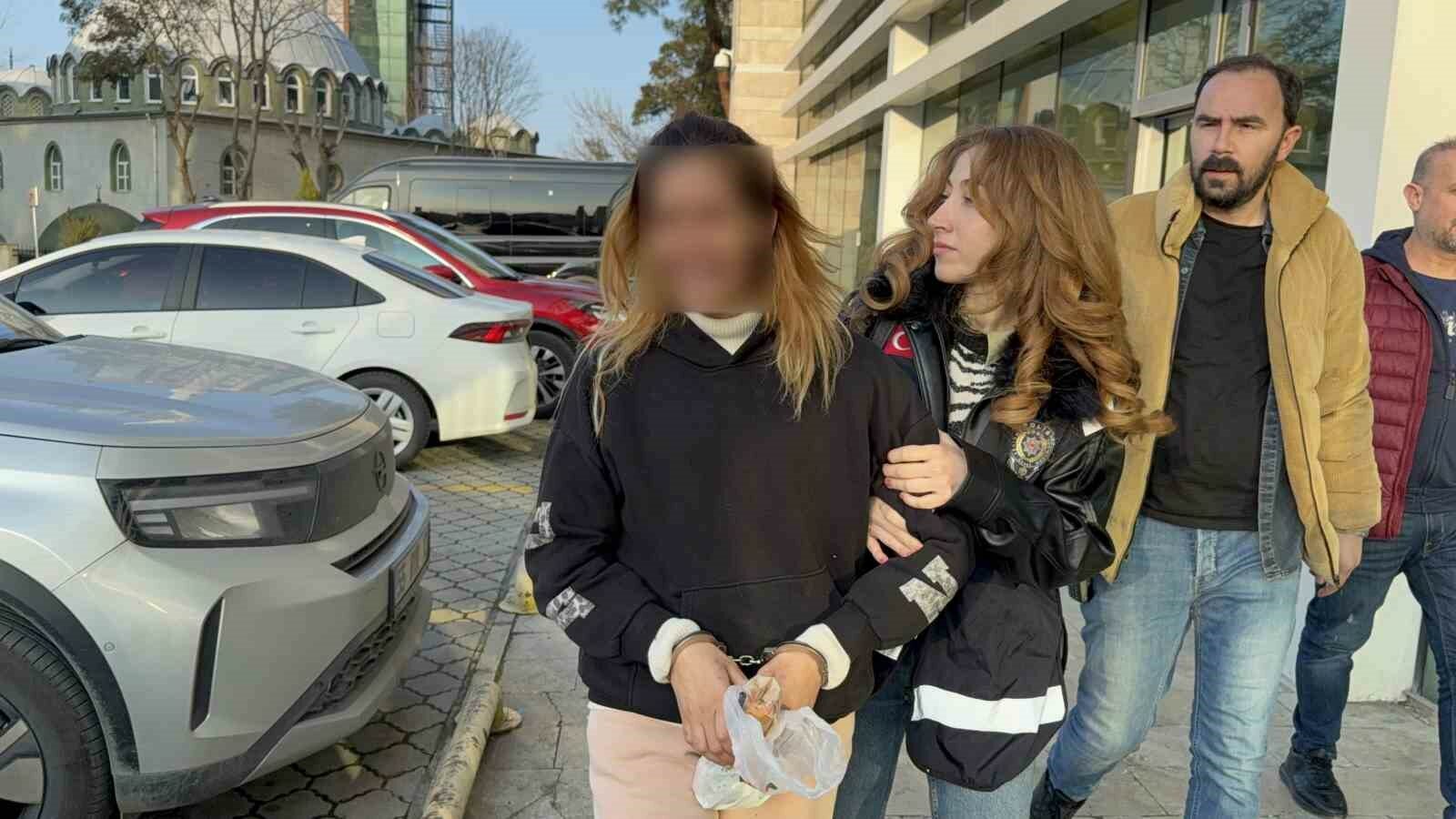 Cezaevinden kurtulmak için çocuk doğuran hırsızlar içinhakimden çarpıcı başvuru: "İnfaz ertelemesi suistimal ediliyor" - Kadın hükümlülere tanınan "çocuk nedeniyle infaz ertelemesi" uygulamasıyla ilgili Samsun’da yaşanan bir olay sonrası yargıdan dikkat çeken bir çıkış geldi. Bir hâkim, uygulamanın bazı kişilerce suistimal edildiği gerekçesiyle Adalet Bakanlığı’na resmi başvuruda bulundu.