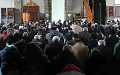 Samsun’da "çifte bayram" coşkusu: Vatandaşlar camilere akın etti

