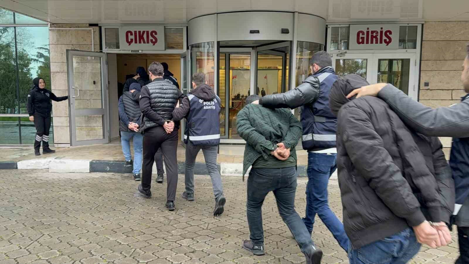 Milyonluk araç vurgunu operasyonunda 8 kişi tutuklandı