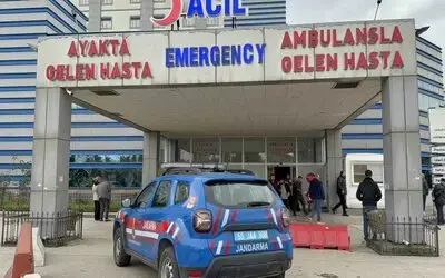 Komşuların gürültü kavgası kanlı bitti: 2 yaralı
