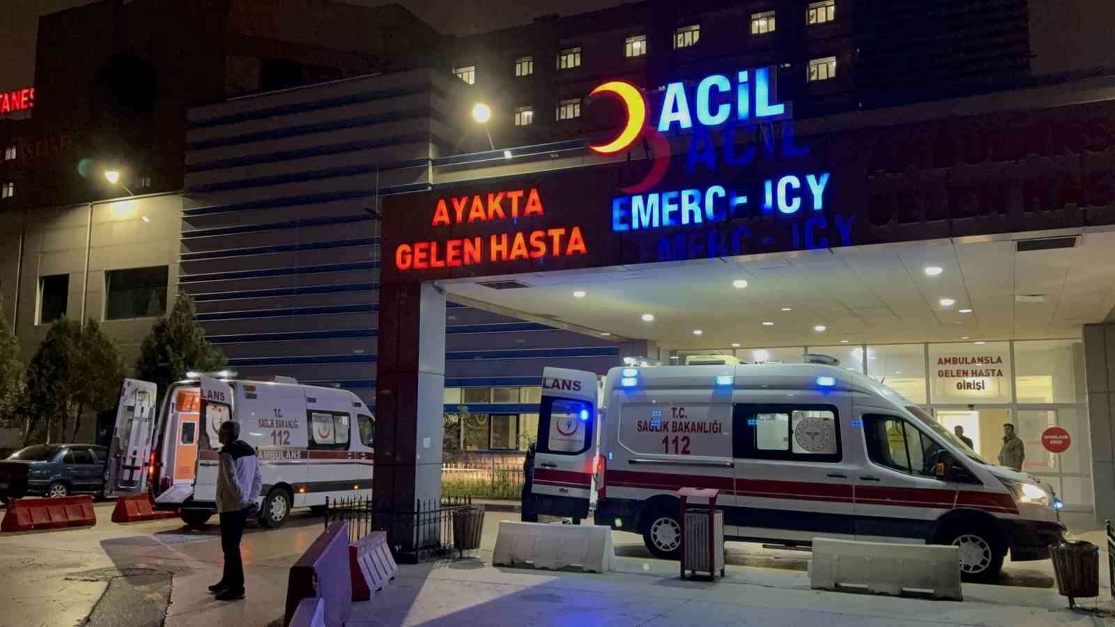 Eniştesini silahla yaraladı - Samsun’da bir kişi, aralarında ailevi sorunlar bulunduğu öne sürülen eniştesini tabancayla vurarak yaraladı.