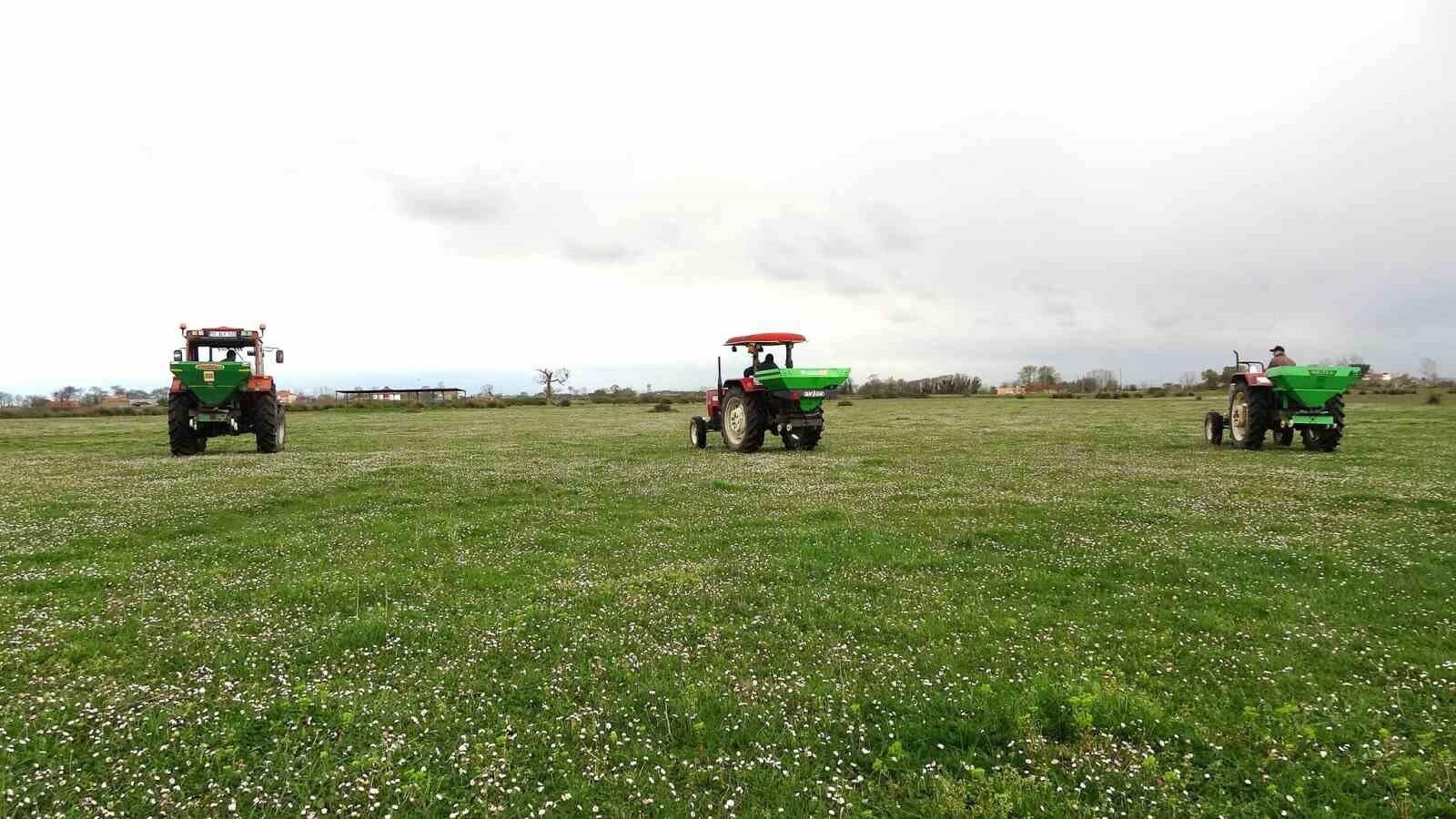Samsun’da meralarda ıslah çalışmaları sürüyor
 - Samsun’un Bafra ilçesine bağlı Koşu Mahallesi’nde bulunan mera alanlarında, 2023-2027 yıllarını kapsayan Mera Islah ve Amenajman Projesi kapsamında başlatılan çalışmalar aralıksız devam ediyor.