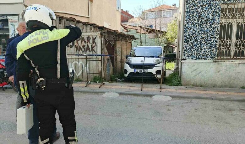Kaldırımı kapatan bariyer kazaya neden oldu