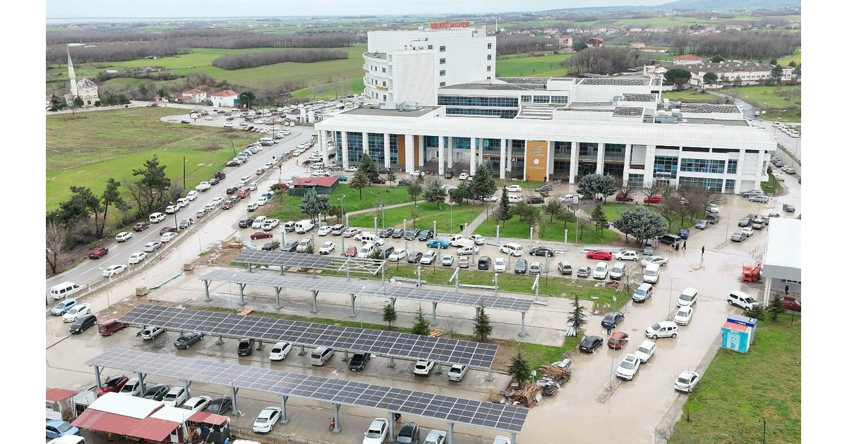 Bafra Devlet Hastanesi enerjisini güneşten sağlıyor: Günlük 50 bin TL tasarruf
