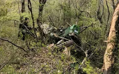 Yakakent’te traktör devrildi, sürücü yaralandı

