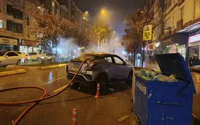 Babasıyla tartıştı, park halindeki aracı yaktı
