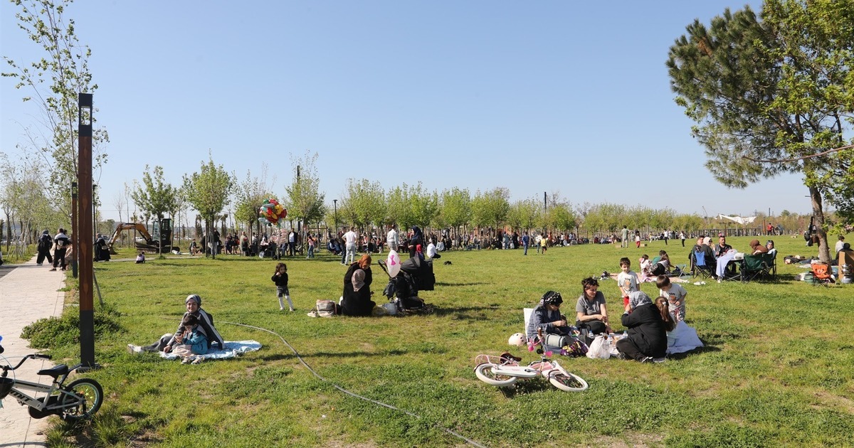 Bafra Millet Bahçesi Hafta Sonu Dolup Taştı 