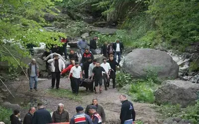 Kabaceviz Şelalesi’nde piknik yapan kardeşlerin üzerine kaya düştü: 1 ölü
