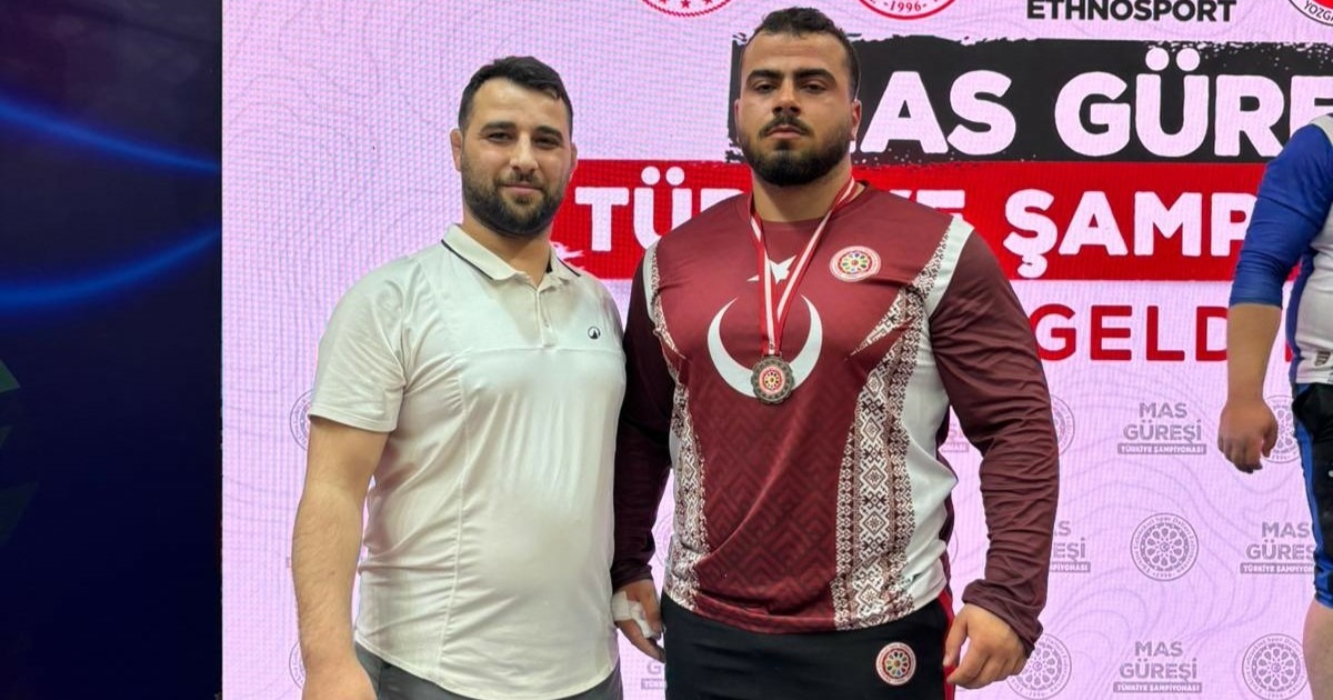 Bafralı Sinan Çakır Mas Güreşinde Türkiye İkincisi Oldu