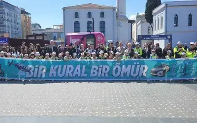 Minikler direksiyona geçti, vatandaşlar takla simülasyonunu deneyimledi
