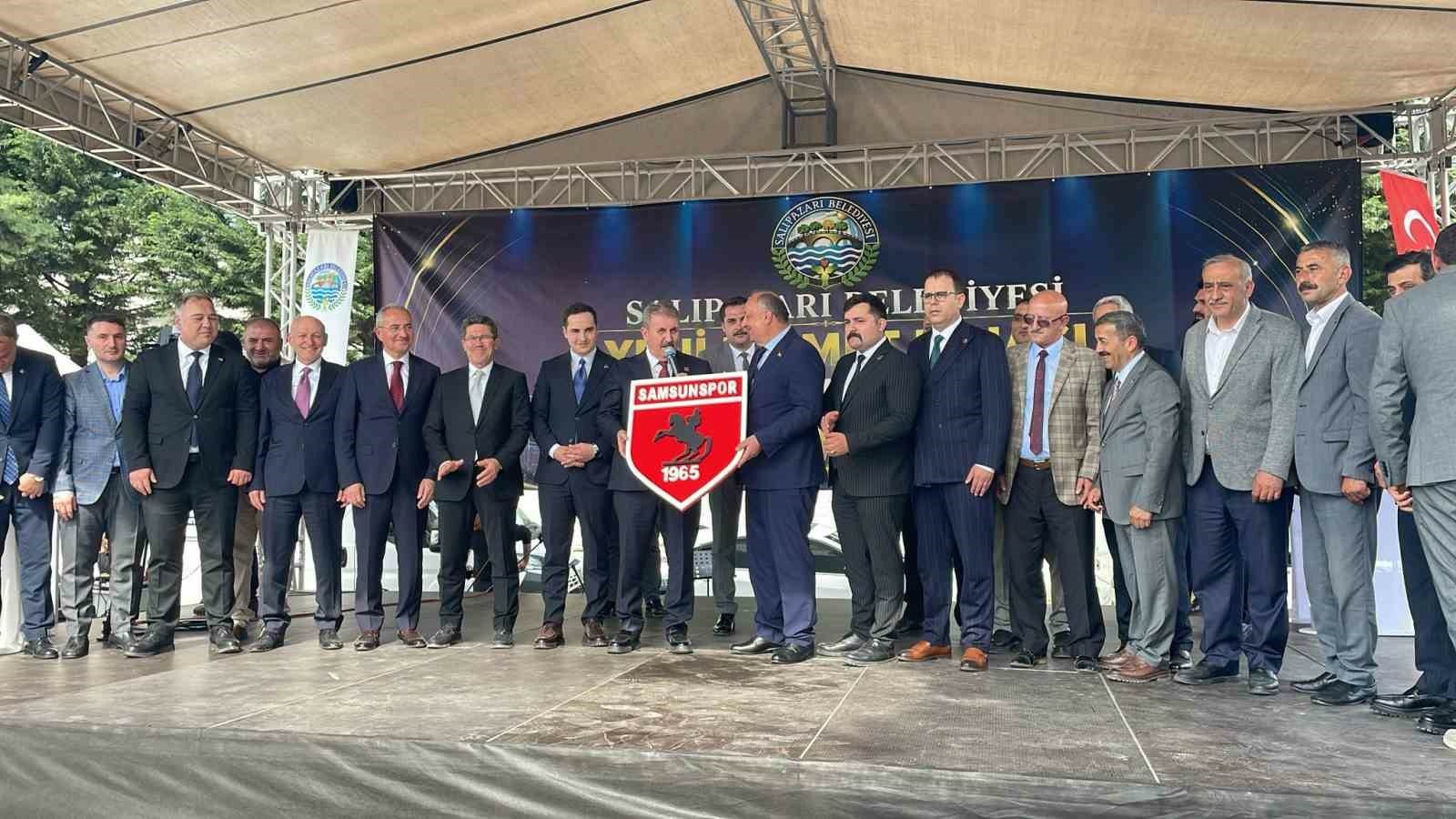 BBP Genel Başkanı Destici: "TerörsüzTürkiye istiyoruz ama şartsız olmalı" - Samsun’a gelen Büyük Birlik Partisi (BBP) Genel Başkanı Mustafa Destici, "Hepimiz terörsüz Türkiye istiyoruz. Ancak bu süreç pazarlıksız ve şartsız olmalıdır" dedi.