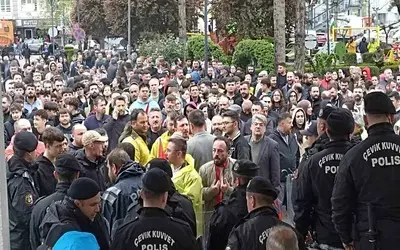 Havza’da "afet Bölgesi" Çağrısı: Vatandaşlardan Belediye Önünde Tepki
