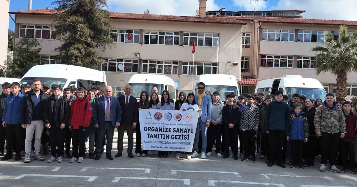 Bafra’da Öğrenci Ve Veliler Üretim Alanlarını Yerinde Gördü
