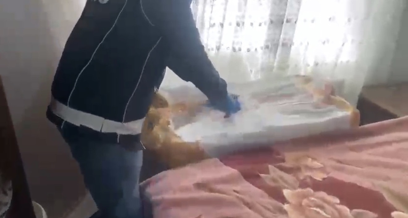 Göz Kulak Olacakları Evi Uyuşturucu Deposuna Çevirdiler
