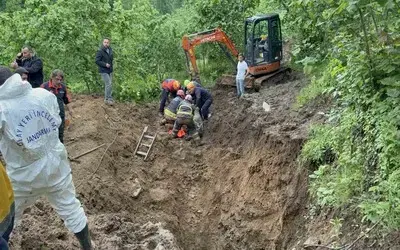 Define Kazısı Faciayla Bitti: Göçük Altında Kalan Şahıs Hayatını Kaybetti
