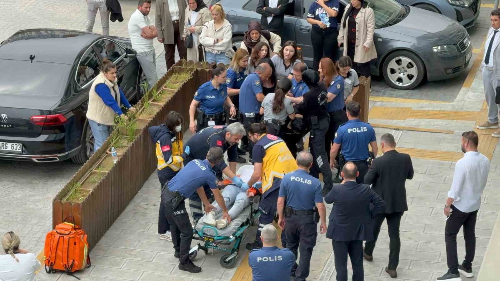 Adliyede Görülen Dava Sonrası Ortalık Karıştı: 8 Kadın Gözaltına Alındı
