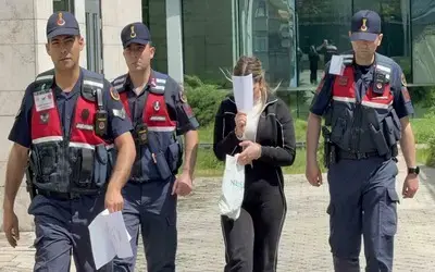 22 Yaşındaki Genç Kız 47 Bin Adet Uyuşturucu Hapla Yakalandı
