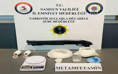 Atakum'da Zehir Tacirlerine Gözaltı: 831 Gram Metamfetamin Ele Geçirildi
