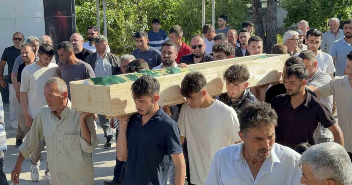 Lunapark Faciasında Ölen Genç Son Yolculuğuna Uğurlandı
