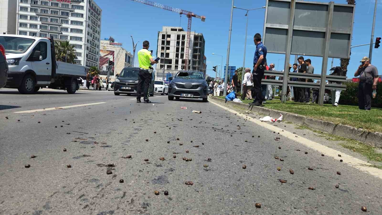 Otomobilin Çarptığı Yaşlı Adam Ağır Yaralandı
 - Samsun’da yaya geçidinden karşıya geçmeye çalışan yaşlı adam, otomobilin çarpması sonucu ağır yaralandı.