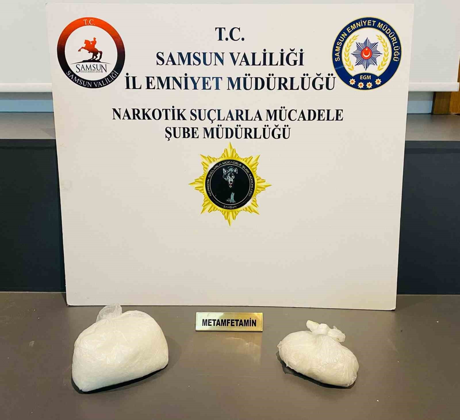Uyuşturucu Operasyonunda 1Kilo Metamfetamin Ele Geçirildi - Samsun’un İlkadım ilçesinde düzenlenen uyuşturucu operasyonunda 1 kilo 264 gram metamfetamin ele geçirilirken, 1 şüpheli gözaltına alındı.