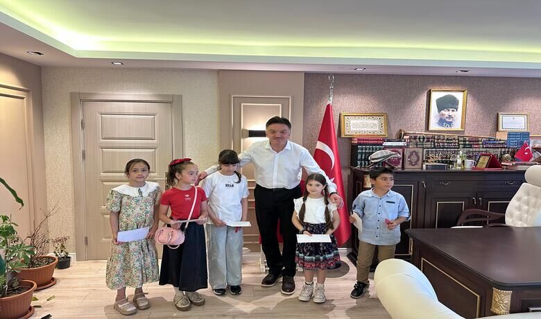 Tayyarpaşa Camii’nde Kitap Okuma Yarışmasının Ödülleri Takdim Edildi