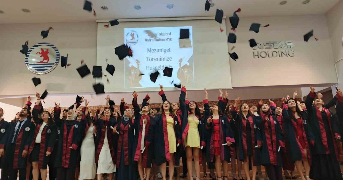 OMÜ Bafra Turizm Fakültesi Ve Myo’da Mezuniyet Coşkusu
