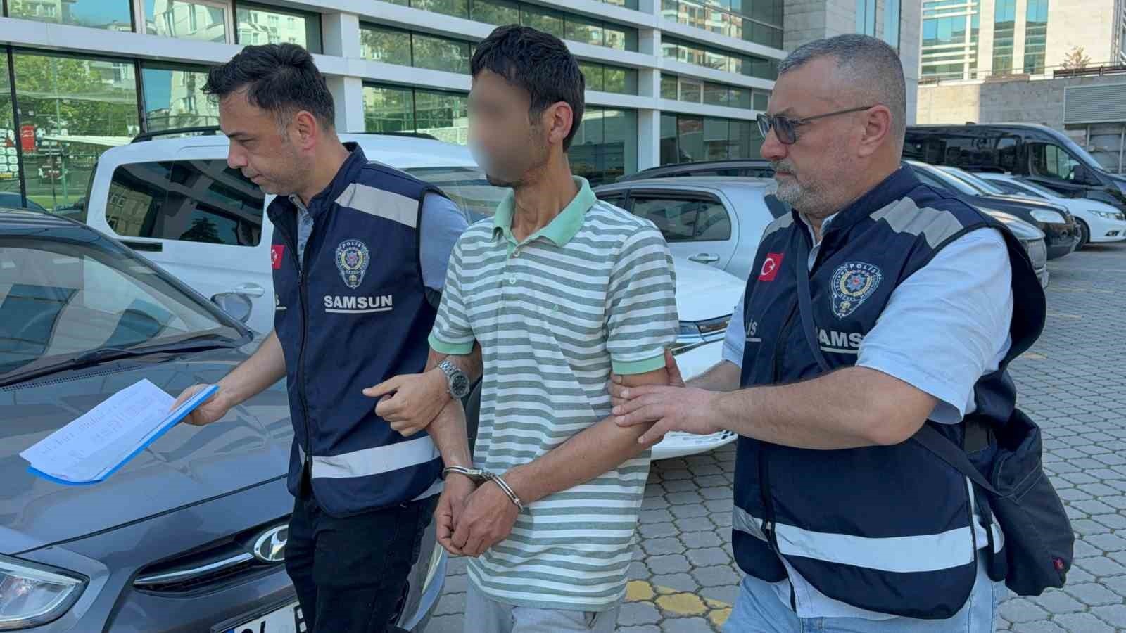 Uzaklaştırma Kararı Olan Koca SerbestKalıp Yeniden Eve Gidince Tutuklandı - Samsun’da hakkında eşine yaklaşmama kararı bulunan ve ayrılık aşamasındaki eşinin evine giden adam, adliyeye sevk edilip serbest kaldıktan sonra, yeniden eşinin evine gidince tutuklanarak cezaevine gönderildi.