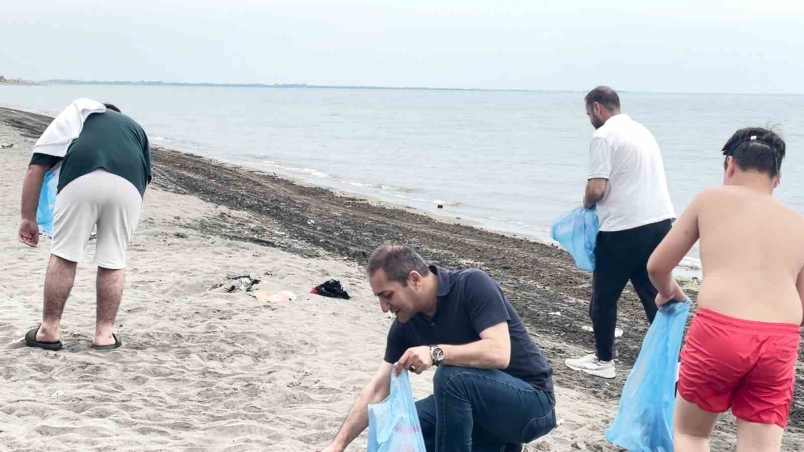 Duyarsızlar Kirletti, Çevre Gönüllüleri Temizledi
 - Samsun’un Atakum ilçesi İncesu mevkisinde sahilde bırakılan çöp yığınları vatandaşların tepkisine neden oldu. Kirliliğe kayıtsız kalmayan çevre gönüllüleri, sahilde temizlik çalışması yaparak örnek bir davranış sergiledi.