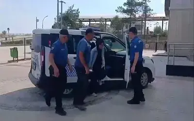 Lgs’de Geç Kalan Öğrencilerin Yardımına Polis Yetişti
