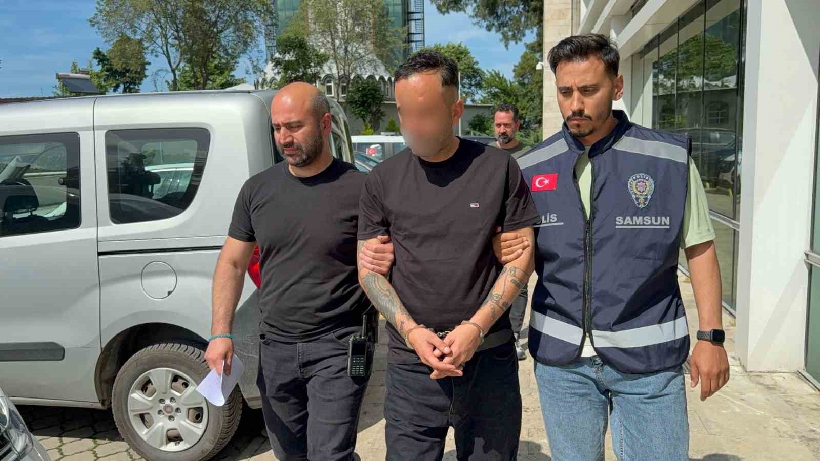 Samsun’da Silahla Yaralama Şüphelisi Tutuklandı
 - Samsun’un İlkadım ilçesinde meydana gelen silahlı yaralama olayına ilişkin gözaltına alınan şüpheli, çıkarıldığı mahkemece tutuklanarak cezaevine gönderildi.