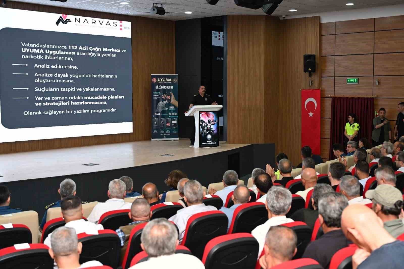 Toplu Taşıma Masaya Yatırıldı
 - Samsun İl Emniyet Müdürü Ahmet Arıbaş, toplu taşıma sektörünün temsilcileriyle bir araya gelerek güvenlik, trafik ve narkotikle mücadele konularında değerlendirmelerde bulundu.