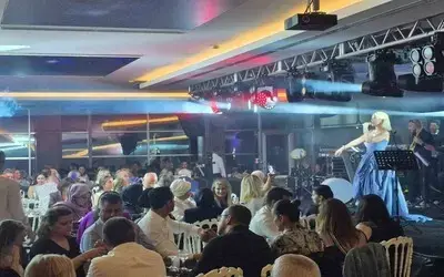 Ferhat Göçer Ve Ömür Gedik’ten Konser

