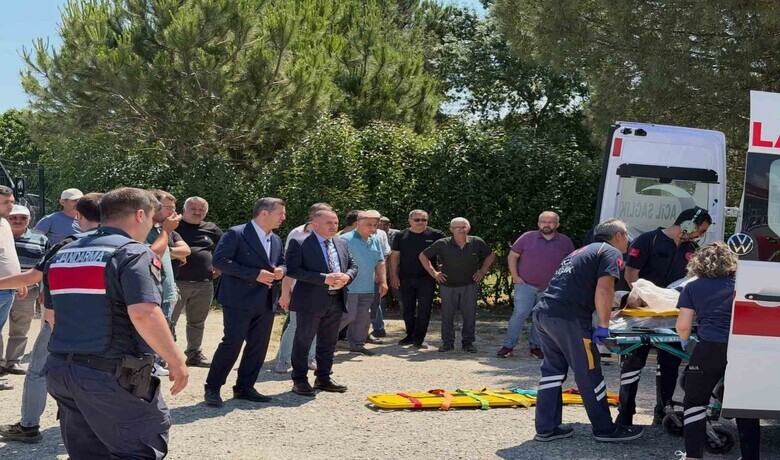 Alaçam’da Traktör Devrildi: YaralıSürücü Ambulans Helikopterle Sevk Edildi