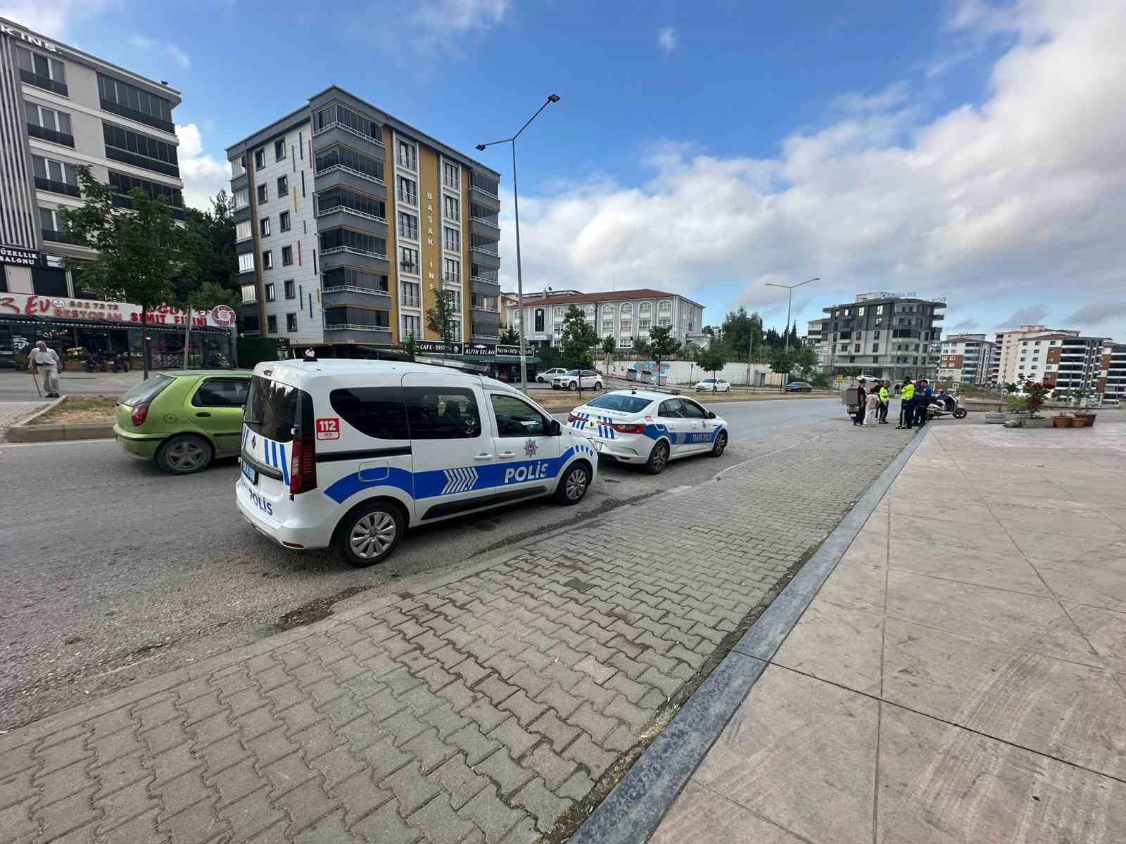 Samsun’da Motosiklet Kazası: 1 Yaralı
 - SAMSUN (İHA) – Samsun’un İlkadım ilçesinde meydana gelen trafik kazasında savrularak yola düşen motosiklet sürücüsü yaralandı.